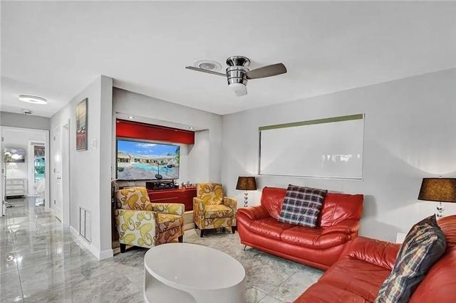 2830 NE 55th St, Fort Lauderdale, FL 33308