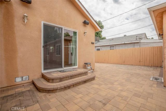 6863 Yarmouth, Reseda, CA 91335