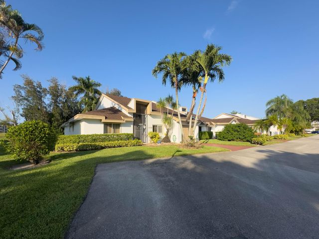 4738 Fountains Drive S, Lake Worth, FL 33467