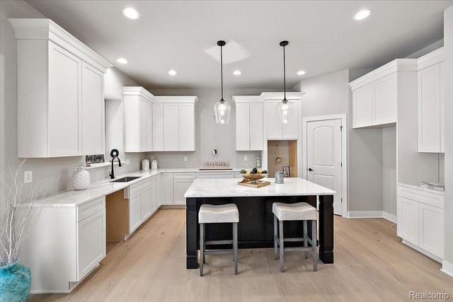 17827 Biscayne Drive, Macomb Township, MI 48042