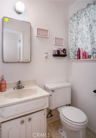 1017 W Avenue H8, Lancaster, CA 93534