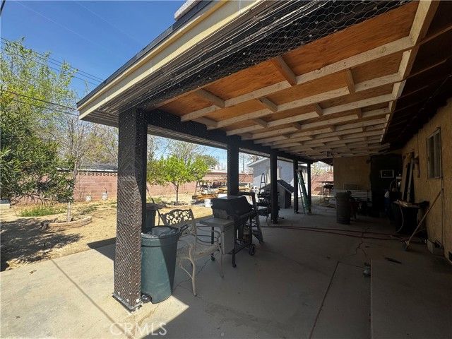 1017 W Avenue H8, Lancaster, CA 93534