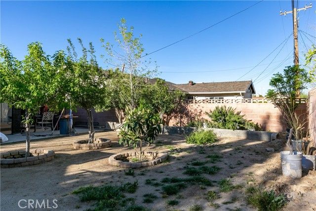 1017 W Avenue H8, Lancaster, CA 93534