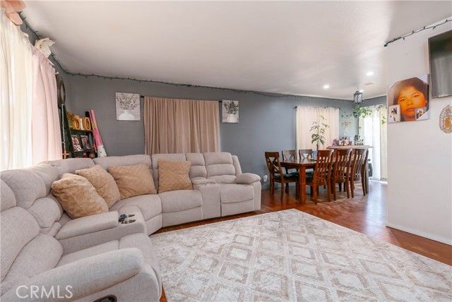 1017 W Avenue H8, Lancaster, CA 93534