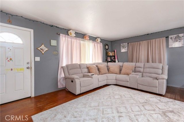 1017 W Avenue H8, Lancaster, CA 93534