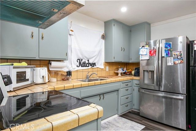 1017 W Avenue H8, Lancaster, CA 93534