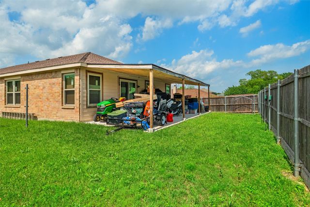 424 Summer Tree Drive, Hutchins, TX 75141
