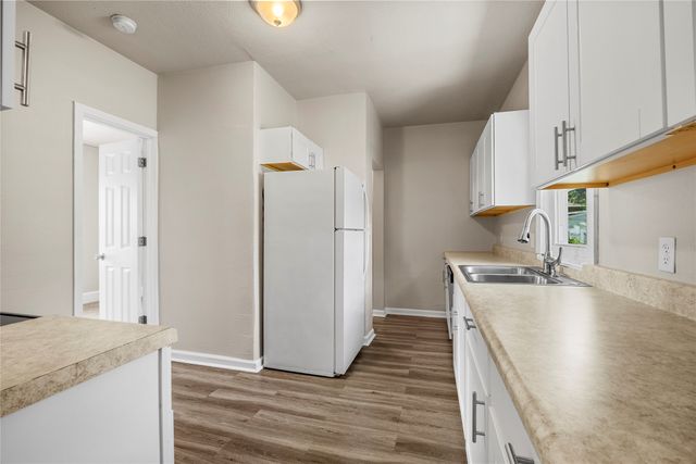 3106 4th Street, Des Moines, IA 50313