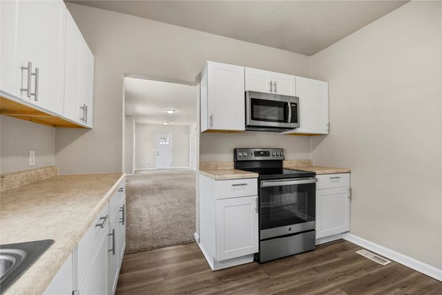 3106 4th Street, Des Moines, IA 50313