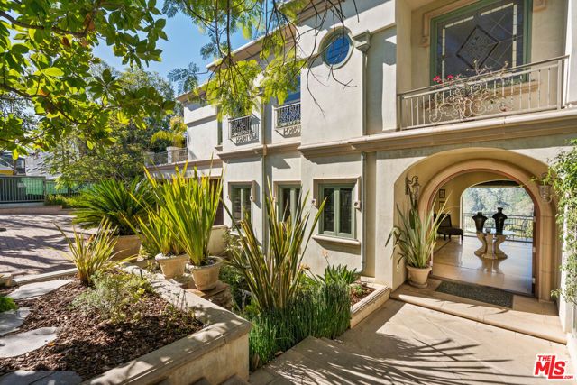 1861 BEL AIR Road, Los Angeles, CA 90077