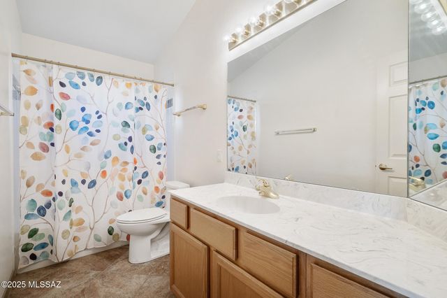 1181 W Placita Lucinda, Green Valley, AZ 85614