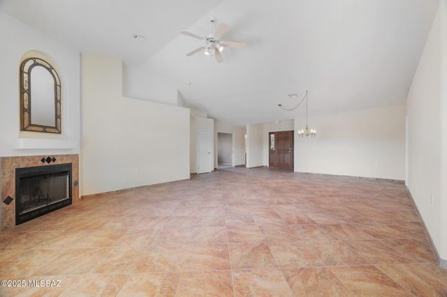 1181 W Placita Lucinda, Green Valley, AZ 85614