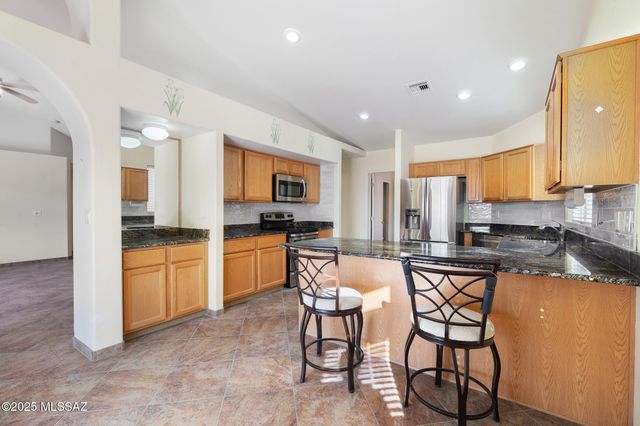 1181 W Placita Lucinda, Green Valley, AZ 85614