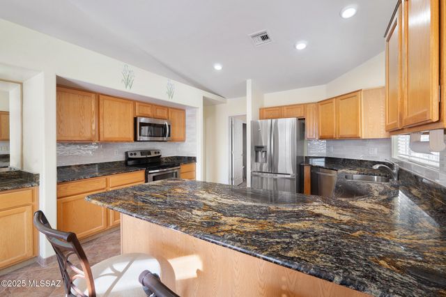 1181 W Placita Lucinda, Green Valley, AZ 85614