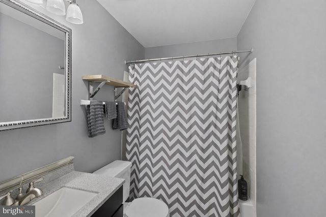 5897 PENACLE CT, Woodbridge, VA 22193