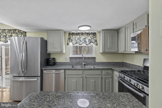 5897 PENACLE CT, Woodbridge, VA 22193