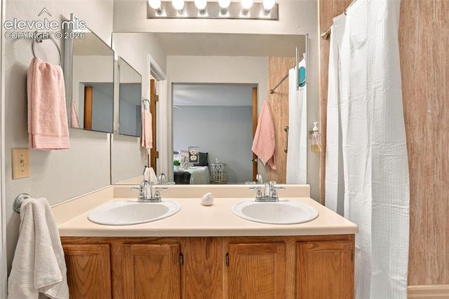 5960 Chokecherry Drive, Colorado Springs, CO 80919