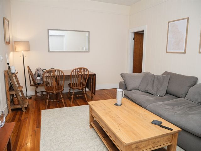 1386 Beacon 2, Brookline, MA 02446