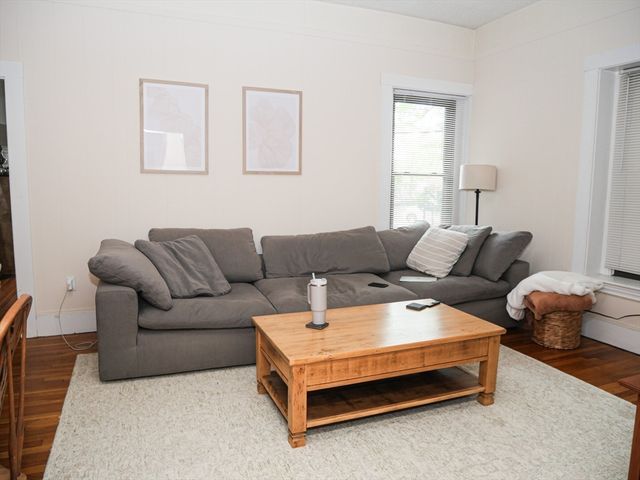 1386 Beacon 2, Brookline, MA 02446