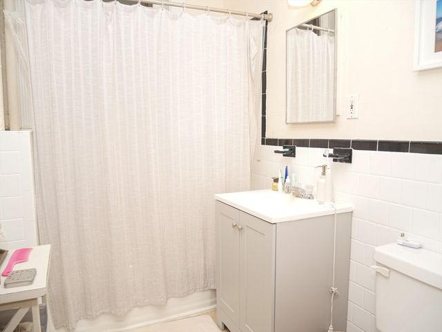 1386 Beacon 2, Brookline, MA 02446