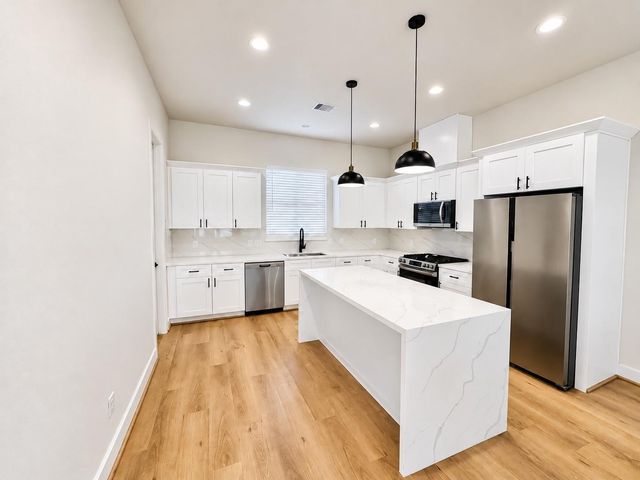 1809 Brooks Street, Houston, TX 77026