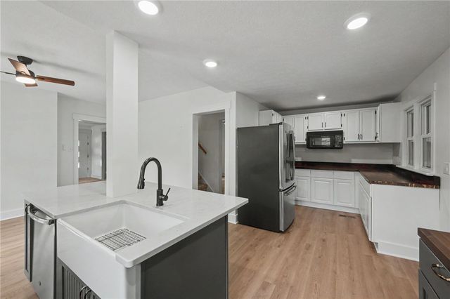1180 E Shoop Road, Tipp City, OH 45371