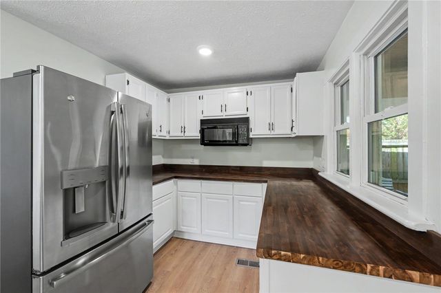 1180 E Shoop Road, Tipp City, OH 45371