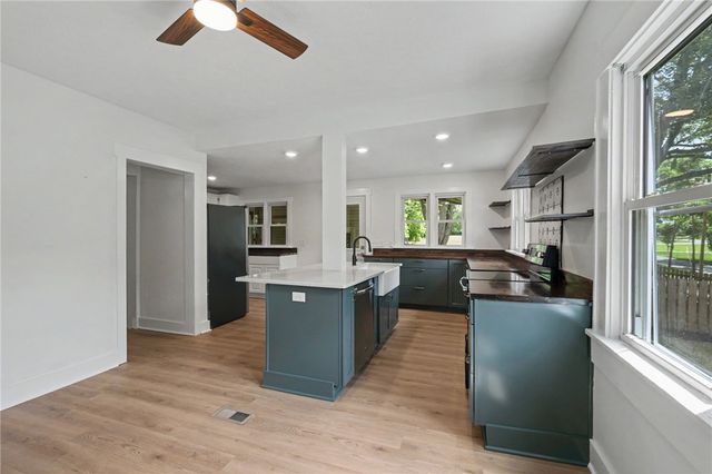 1180 E Shoop Road, Tipp City, OH 45371
