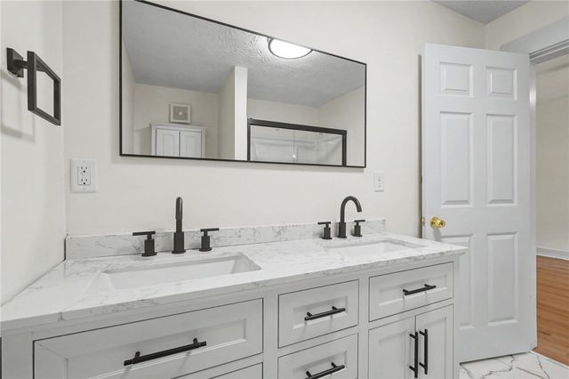 1180 E Shoop Road, Tipp City, OH 45371