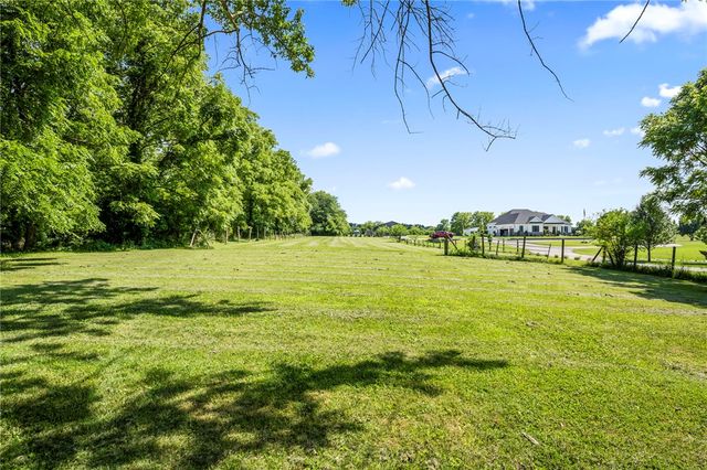 1180 E Shoop Road, Tipp City, OH 45371