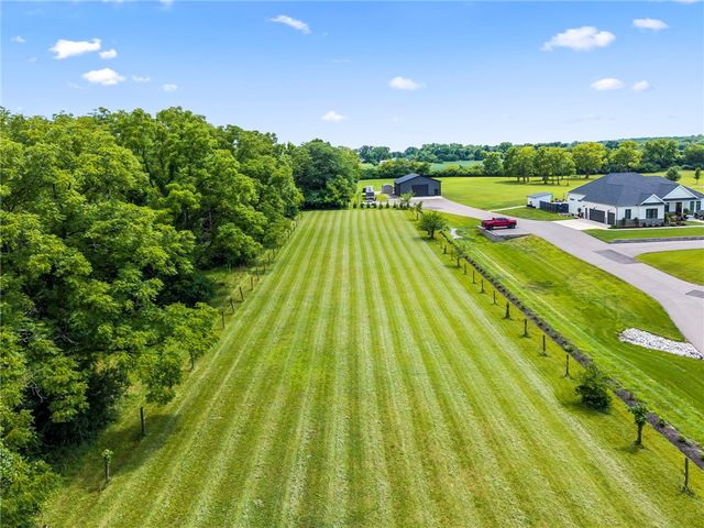 1180 E Shoop Road, Tipp City, OH 45371