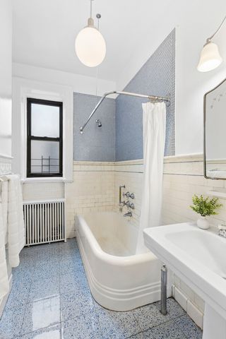194 Riverside Dr Apt 7D, New York City, NY 10025