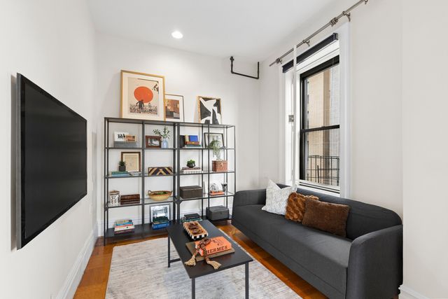 194 Riverside Dr Apt 7D, New York City, NY 10025