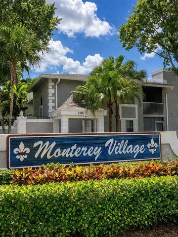 422 NE 210th Circle Ter 102, Miami, FL 33179