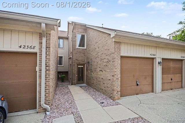 42366 Lochmoor Street, Clinton Township, MI 48038