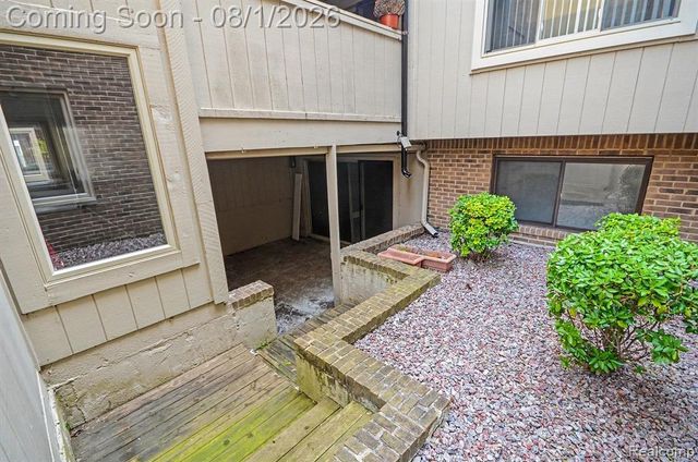 42366 Lochmoor Street, Clinton Township, MI 48038