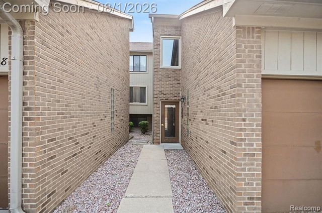 42366 Lochmoor Street, Clinton Township, MI 48038