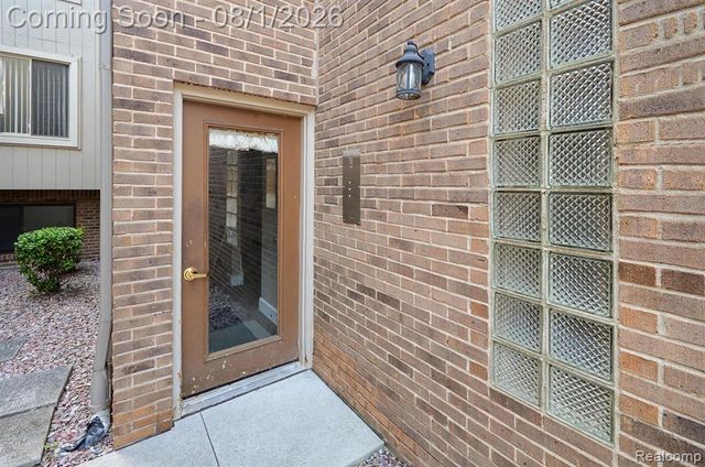 42366 Lochmoor Street, Clinton Township, MI 48038