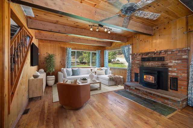 1424 N Idaho Rd, Liberty Lake, WA 99019