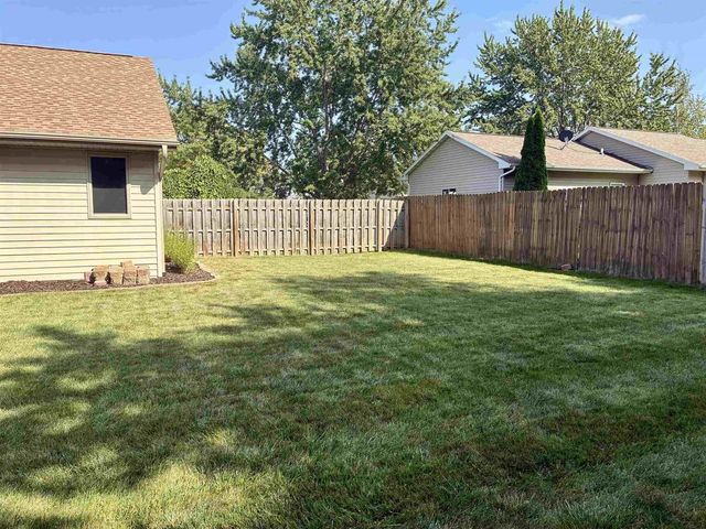 N9631 Emerald Lane, Appleton, WI 54915