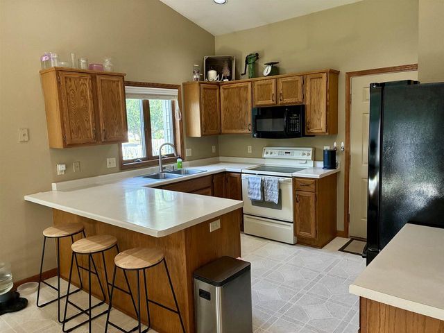 N9631 Emerald Lane, Appleton, WI 54915