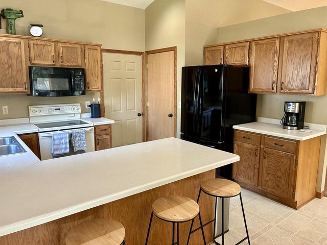 N9631 Emerald Lane, Appleton, WI 54915