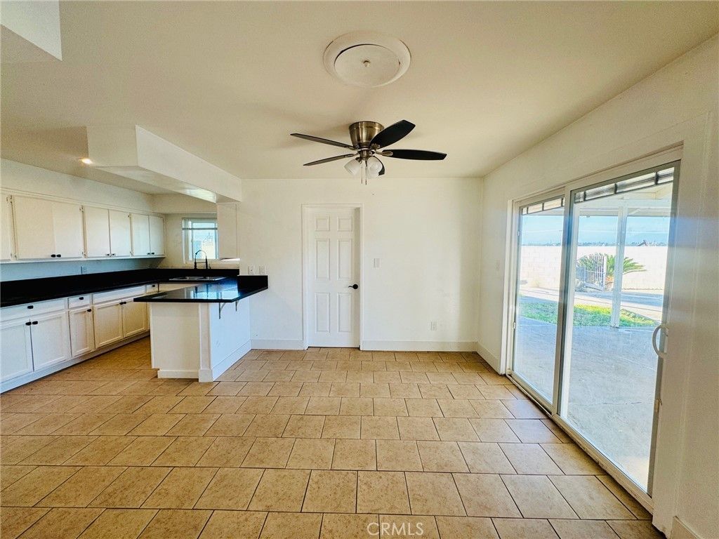 Image 6 of property listing at 1031 Elizabeth Court, Bakersfield, CA 93308