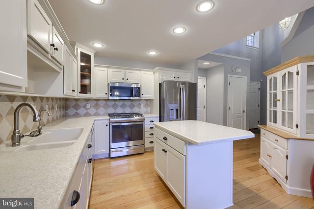 253 FIELDCREST LN, Ephrata, PA 17522