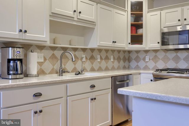 253 FIELDCREST LN, Ephrata, PA 17522