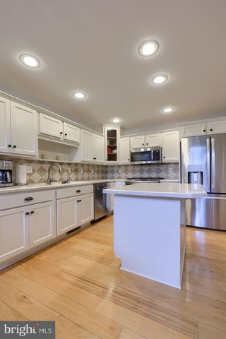 253 FIELDCREST LN, Ephrata, PA 17522