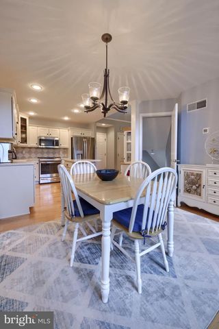 253 FIELDCREST LN, Ephrata, PA 17522