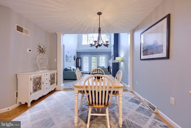 253 FIELDCREST LN, Ephrata, PA 17522