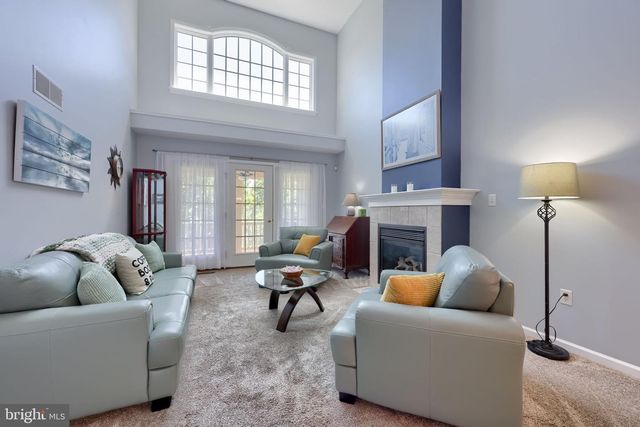 253 FIELDCREST LN, Ephrata, PA 17522