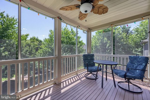 253 FIELDCREST LN, Ephrata, PA 17522